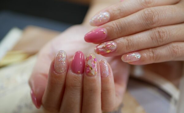 愛知県知多郡阿久比町 Caresalon Fluff ケアサロン フラフ ジェルネイルをご利用されるすべてのお客様へ丁寧なケア 本格的なプロのネイルケア 飾らなくても美しい指先に 全てはケアから始まります お客様に似合う自然な美しさを追求いたします 名鉄河和線