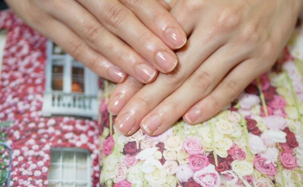 愛知県知多郡阿久比町 Caresalon Fluff ケアサロン フラフ ジェルネイルをご利用されるすべてのお客様へ丁寧なケア 本格的なプロのネイルケア 飾らなくても美しい指先に 全てはケアから始まります お客様に似合う自然な美しさを追求いたします 名鉄河和線